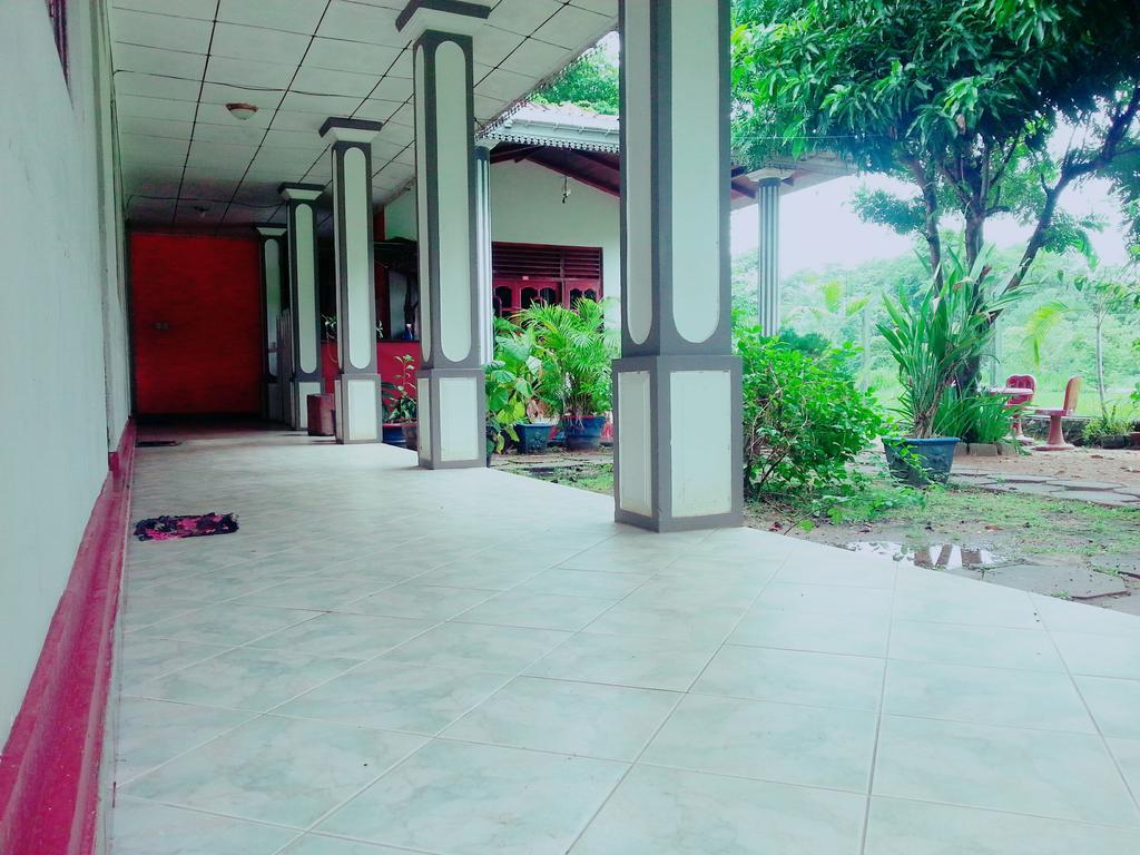 Hansika Guest Inn Buttala Dış mekan fotoğraf